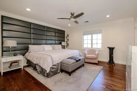 Bedroom - 85 Suffolk Blvd, Atlantic Beach, NY 11509 photo 6 of 8