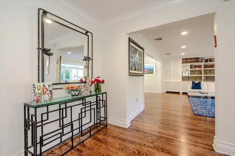 Entry Way - 85 Suffolk Blvd, Atlantic Beach, NY 11509 photo 1 of 4