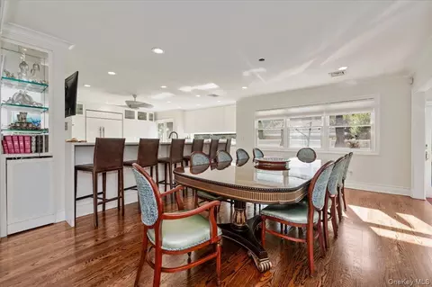 Dining - 85 Suffolk Blvd, Atlantic Beach, NY 11509 photo 2 of 2