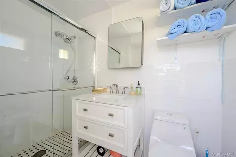 Bath - 85 Suffolk Blvd, Atlantic Beach, NY 11509 photo 6 of 6