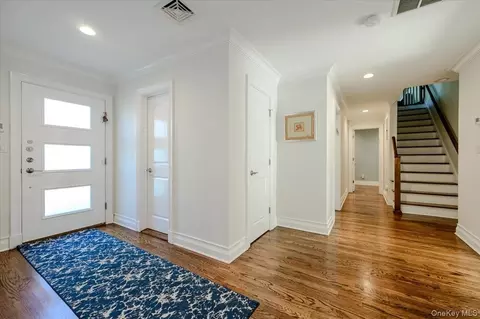 Entry Way - 85 Suffolk Blvd, Atlantic Beach, NY 11509 photo 2 of 4