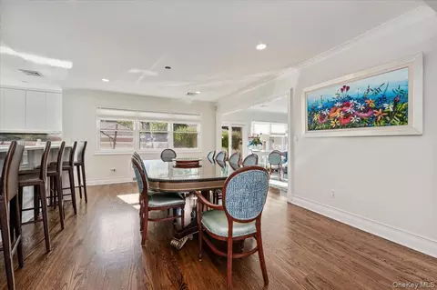 Dining - 85 Suffolk Blvd, Atlantic Beach, NY 11509 photo 1 of 2