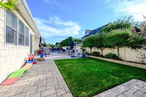 Exterior - 85 Suffolk Blvd, Atlantic Beach, NY 11509 photo 8 of 8