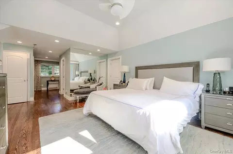 Bedroom - 85 Suffolk Blvd, Atlantic Beach, NY 11509 photo 2 of 8