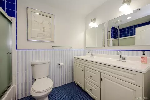 Bath - 85 Suffolk Blvd, Atlantic Beach, NY 11509 photo 5 of 6