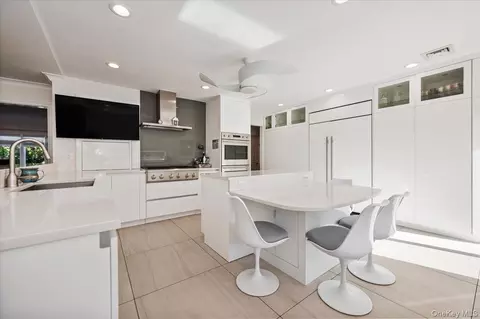 Kitchen - 85 Suffolk Blvd, Atlantic Beach, NY 11509 photo 2 of 4