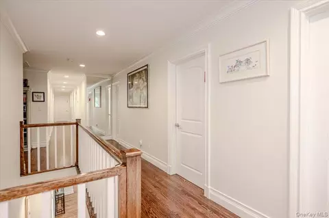 Entry Way - 85 Suffolk Blvd, Atlantic Beach, NY 11509 photo 4 of 4