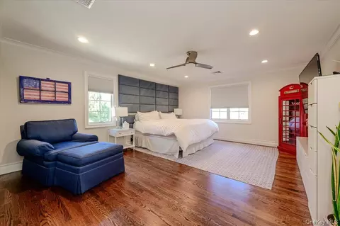 Bedroom - 85 Suffolk Blvd, Atlantic Beach, NY 11509 photo 8 of 8