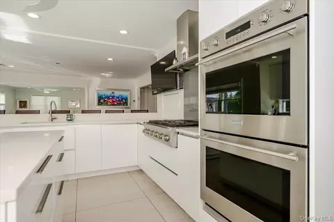 Kitchen - 85 Suffolk Blvd, Atlantic Beach, NY 11509 photo 3 of 4