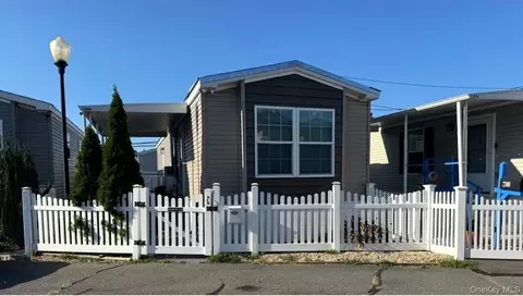 600 Broadway #M10, Amityville, NY 11701
