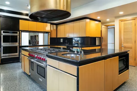 Kitchen - 7 Rockledge Rd, Rye, NY 10580 photo 2 of 2