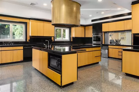 Kitchen - 7 Rockledge Rd, Rye, NY 10580 photo 1 of 2