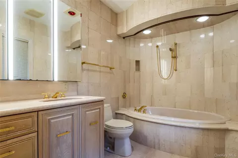 Bath - 7 Rockledge Rd, Rye, NY 10580 photo 2 of 2