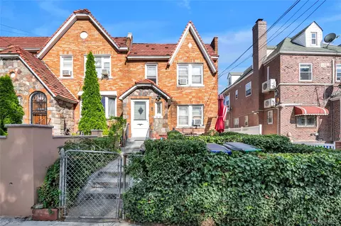 54-55 65th Pl, Maspeth, NY 11378