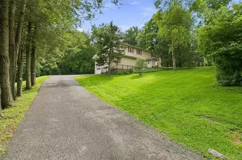 54 Deans Bridge Rd, Somers, NY 10589