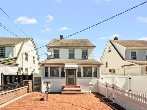 89-53 218th Pl, New York, NY 11427