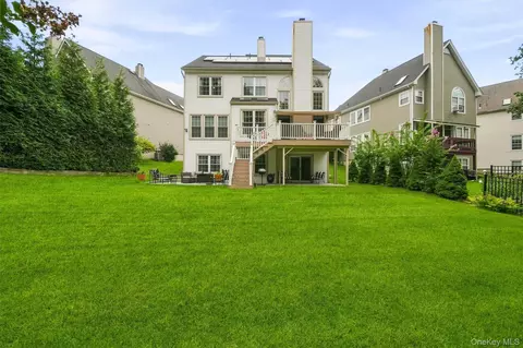 Exterior - 26 Scofield Ct, Peekskill, NY 10566 photo 9 of 11