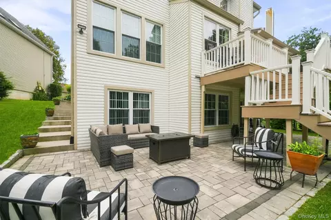 Exterior - 26 Scofield Ct, Peekskill, NY 10566 photo 4 of 11