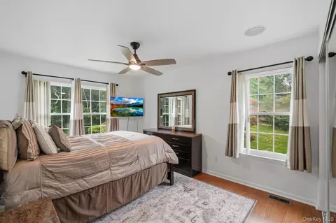 Bedroom - 26 Scofield Ct, Peekskill, NY 10566 photo 2 of 3