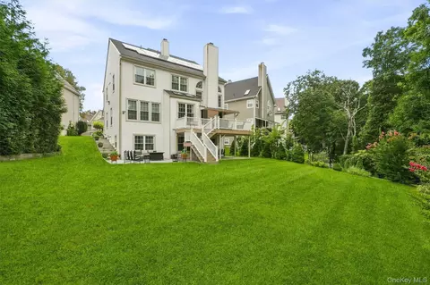 Exterior - 26 Scofield Ct, Peekskill, NY 10566 photo 8 of 11
