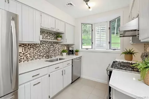 Kitchen - 3 Davids Ln, Ossining, NY 10562 photo 1 of 3
