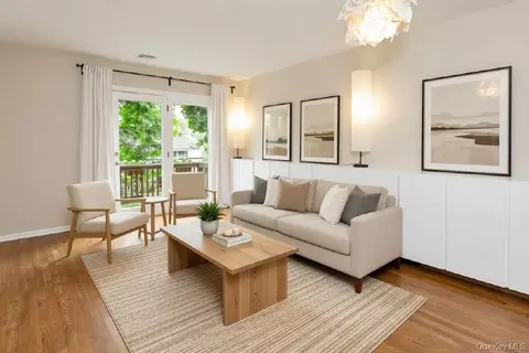 Living - 3 Davids Ln, Ossining, NY 10562 photo 3 of 8