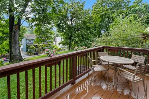 Exterior - 3 Davids Ln, Ossining, NY 10562 photo 2 of 4