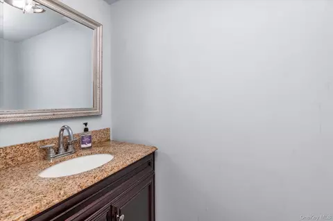 Bath - 88 E Valley Stream Blvd #6, Valley Stream, NY 11580 photo 1 of 2