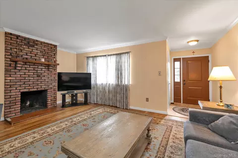 Other - 88 E Valley Stream Blvd #6, Valley Stream, NY 11580 photo 2 of 5