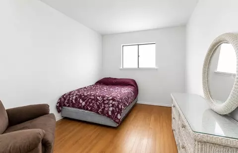 Bedroom - 88 E Valley Stream Blvd #6, Valley Stream, NY 11580 photo 4 of 4
