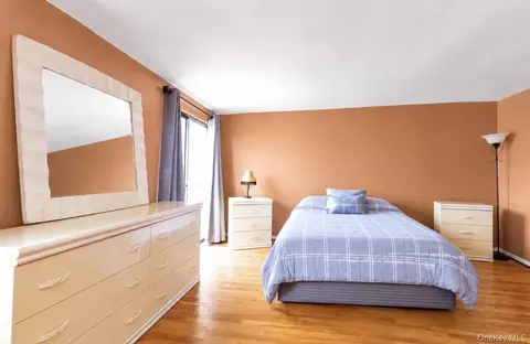 Bedroom - 88 E Valley Stream Blvd #6, Valley Stream, NY 11580 photo 2 of 4