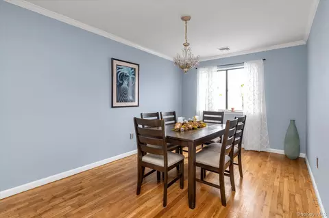 Dining - 88 E Valley Stream Blvd #6, Valley Stream, NY 11580 photo 1 of 2
