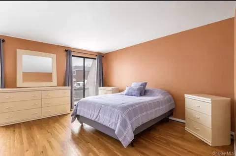 Bedroom - 88 E Valley Stream Blvd #6, Valley Stream, NY 11580 photo 1 of 4