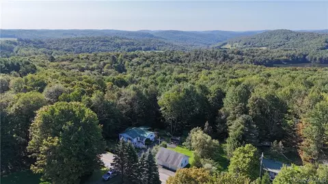 6384 County Hwy 28, Hancock, NY 12760
