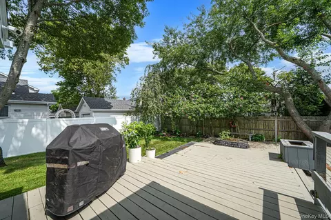 Exterior - 101 Highland Ave, Patchogue, NY 11772 photo 9 of 9