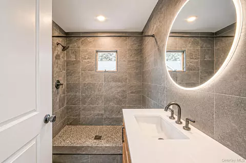 Bath - 101 Highland Ave, Patchogue, NY 11772 photo 1 of 1