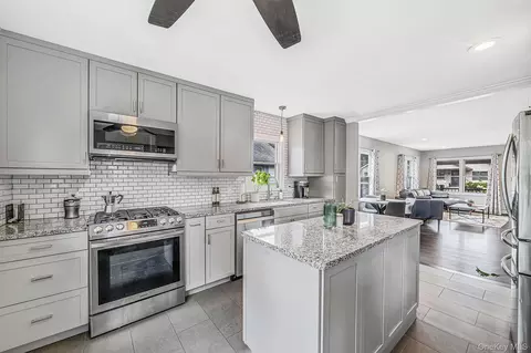 Kitchen - 101 Highland Ave, Patchogue, NY 11772 photo 3 of 4