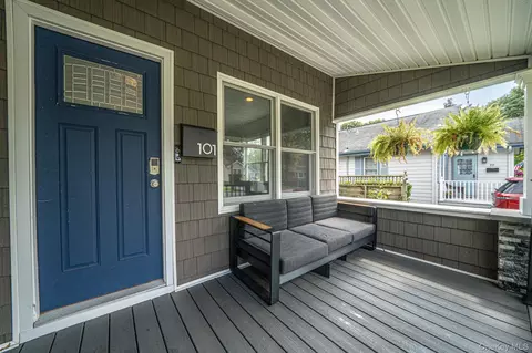 Exterior - 101 Highland Ave, Patchogue, NY 11772 photo 7 of 9
