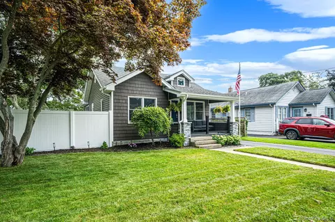 Exterior - 101 Highland Ave, Patchogue, NY 11772 photo 2 of 9