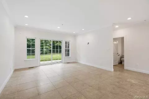 Living - 11 Halley Dr, Patchogue, NY 11772 photo 2 of 6
