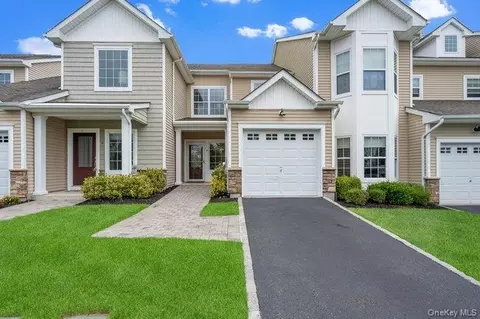 Exterior - 11 Halley Dr, Patchogue, NY 11772 photo 1 of 4