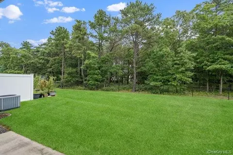 Exterior - 11 Halley Dr, Patchogue, NY 11772 photo 2 of 4