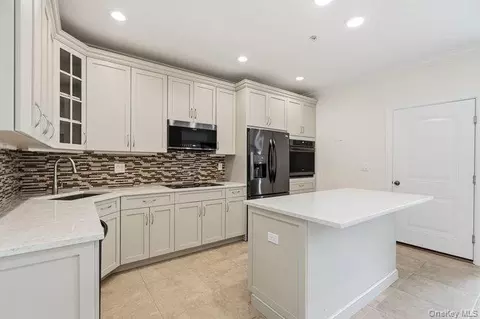 Kitchen - 11 Halley Dr, Patchogue, NY 11772 photo 2 of 3