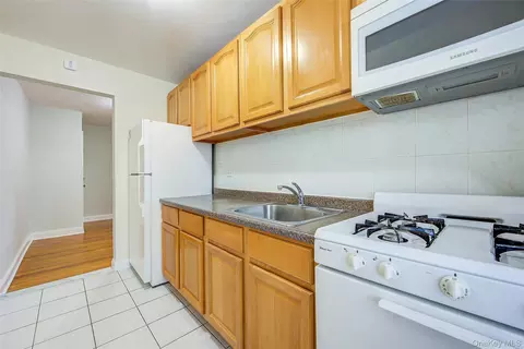 Kitchen - 78-35 147th St #2E, Flushing, NY 11367 photo 3 of 4
