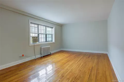 Living - 78-35 147th St #2E, Flushing, NY 11367 photo 4 of 15