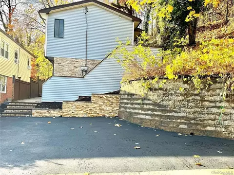 101 Firwood Rd, North Hempstead, NY 11050