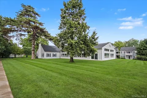 Exterior - 902 Commons Way #D, Fishkill, NY 12524 photo 10 of 12
