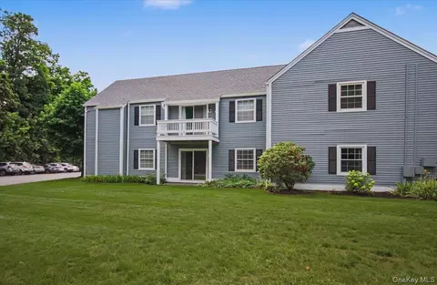 Exterior - 902 Commons Way #D, Fishkill, NY 12524 photo 11 of 12