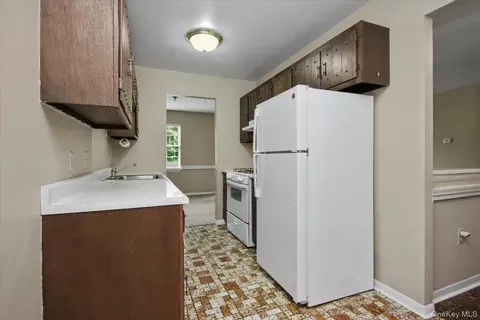 Kitchen - 902 Commons Way #D, Fishkill, NY 12524 photo 2 of 2