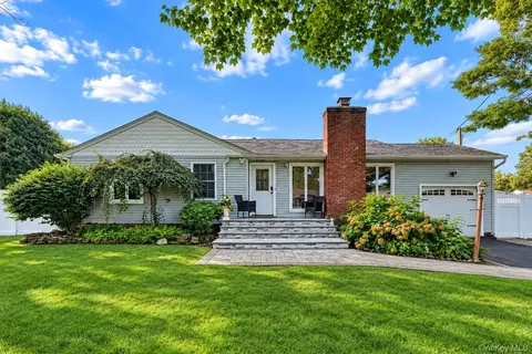 145 Thames St, Port Jefferson Station, NY 11776